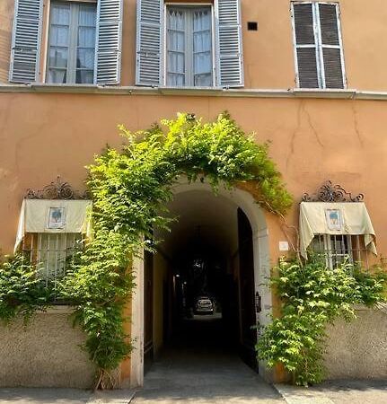 Altana - Loft Sulla Citta Apartman Parma Kültér fotó